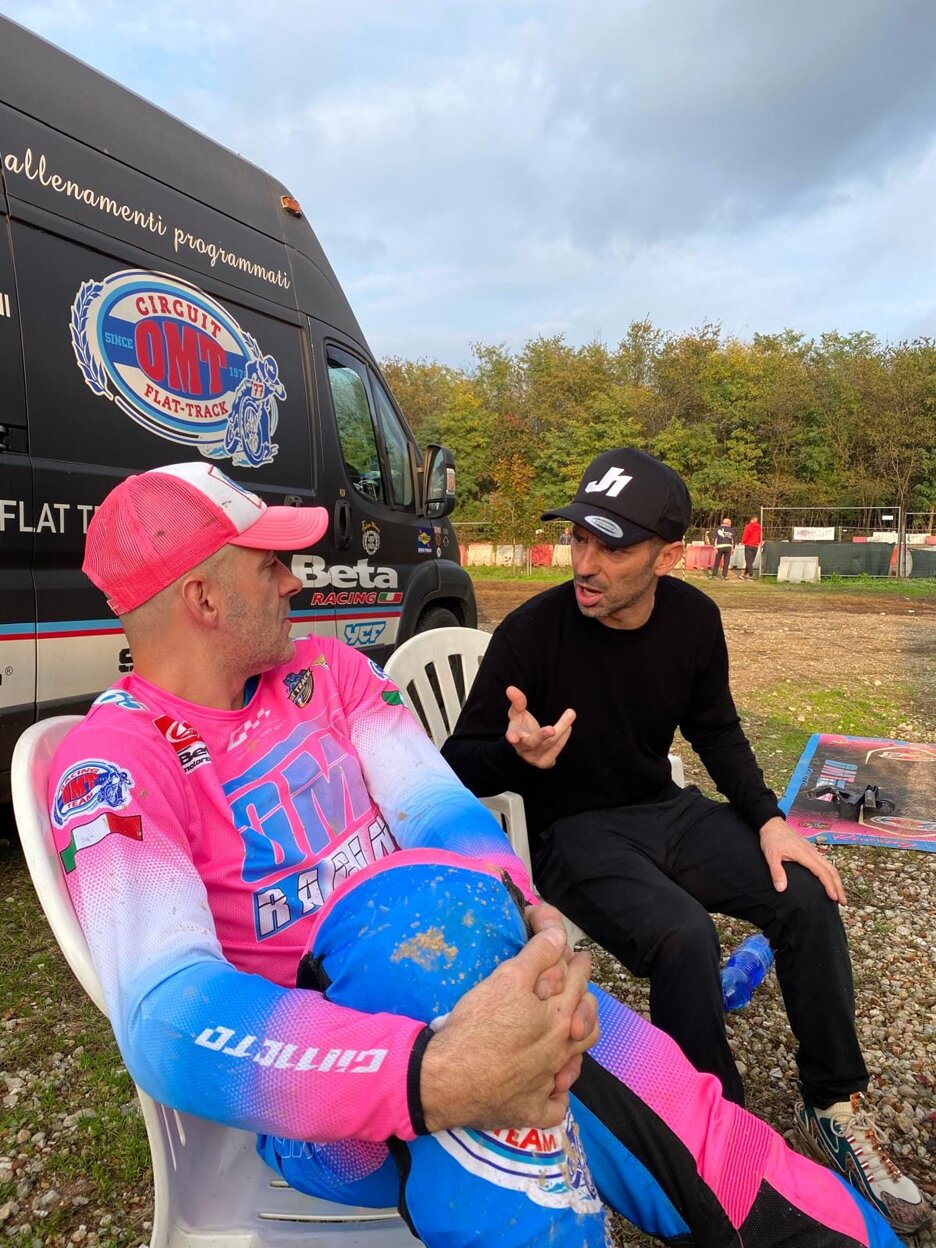 a23bfe12-d47a-4ad8-aaf3-9c248ca276cd