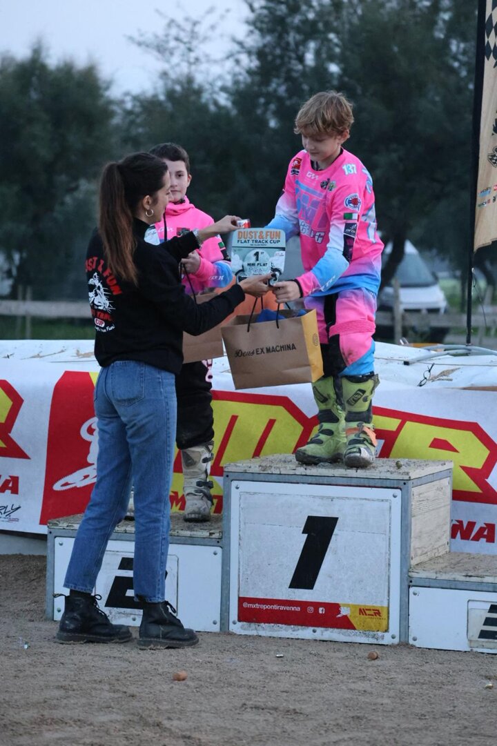 26b20127-26ee-4c53-8271-e08b4317d737 26b20127-26ee-4c53-8271-e08b4317d737