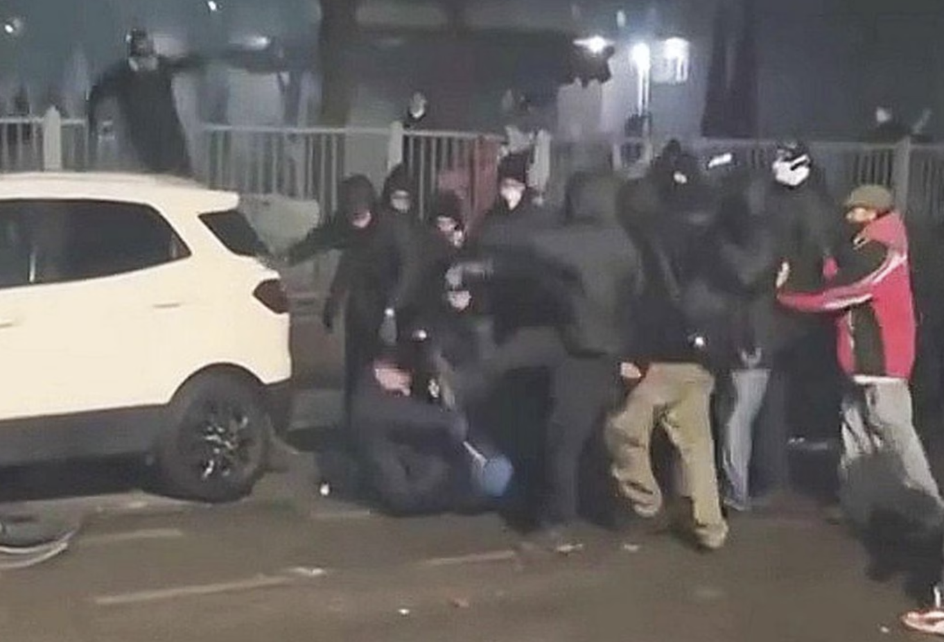 Violenza contro la polizia, non è protesta ma terrorismo” Violenza contro la polizia, non è protesta ma terrorismo”