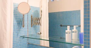 bagno%201%20cabina.jpeg bagno%201%20cabina.jpeg