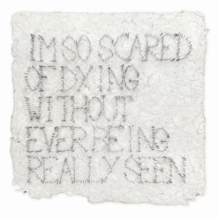 JTdCJTIyZW4lMjIlM0ElMjJBbmRyZWElMjBQZXJlZ28lMjAlRTIlODAlOTQlMjBhcnQlMjB0ZXh0aWxlJTIwaW5zdGFsbGF0aW9uLiUyMEZpbmFsaXN0JTIwQXJ0ZUFsdGElMjAyMDI0JTJDJTIwQWxpbmElMjBBcnQlMjBGb3VuZGF0aW9uJTIyJTdE