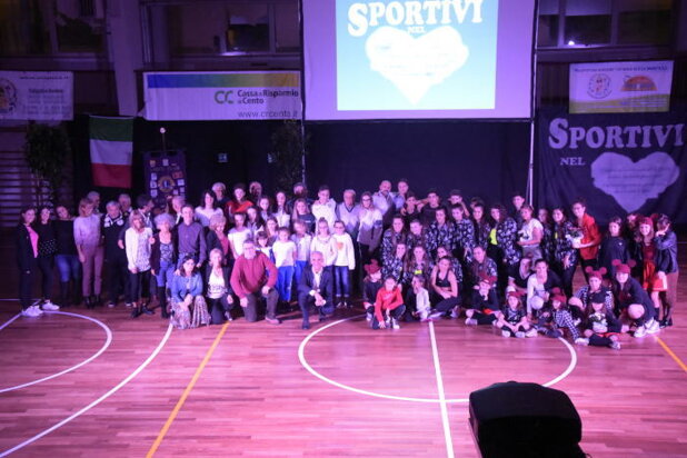 Gruppo di premiati a 