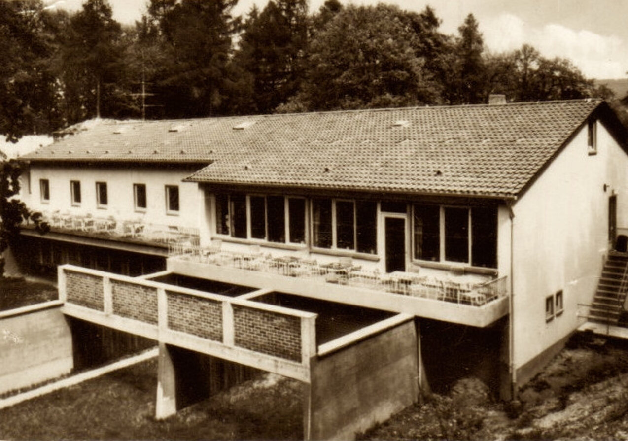 Lato posteriore, alloggi dei tiratori Lato posteriore, alloggi dei tiratori