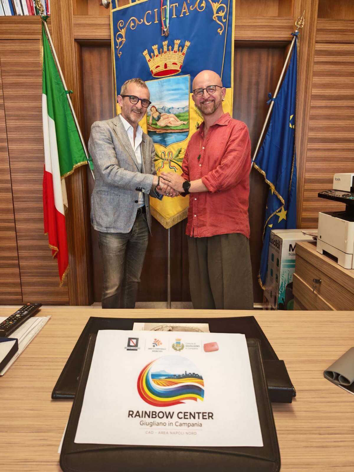 sindaco-di-giugliano-nicola-dalterio-e-carlo-cremona-presidente-i-ken-aps-ets.jpeg sindaco-di-giugliano-nicola-dalterio-e-carlo-cremona-presidente-i-ken-aps-ets.jpeg