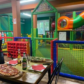 Area Giochi Area Giochi con Playground Certificati ed attrazioni da 0 a 10 anni