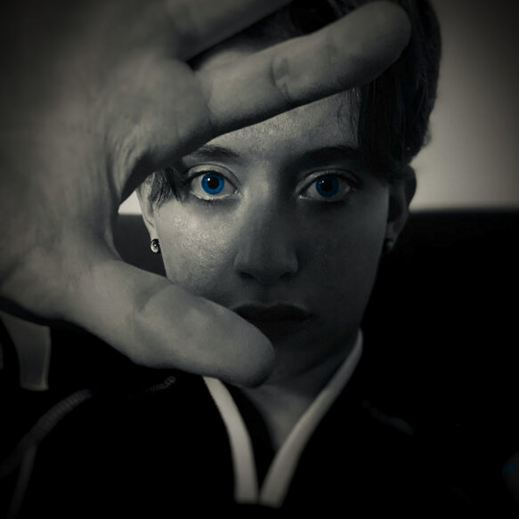 giorgia bn blue.jpeg