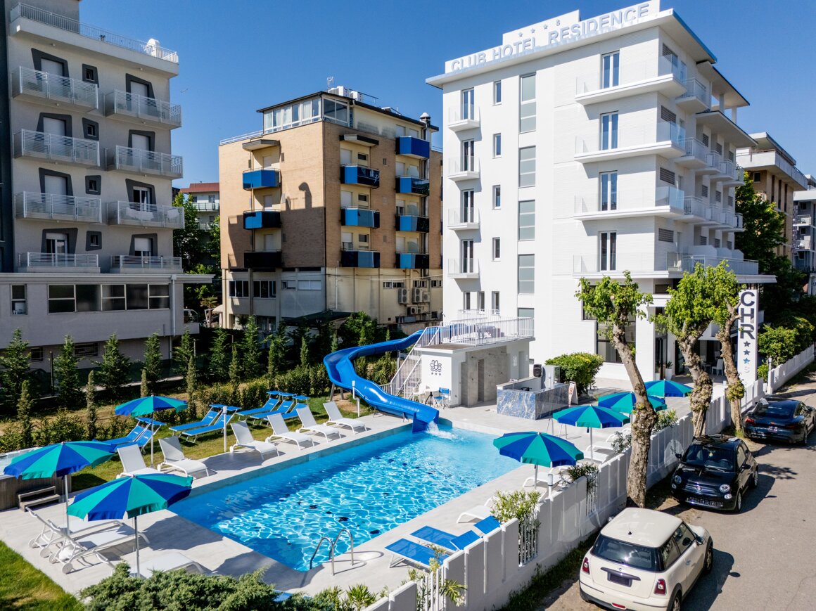 Facciata esterna Club Hotel Residence Cesenatico 3 stelle Facciata esterna Club Hotel Residence Cesenatico 3 stelle