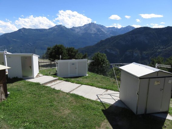 a0dfc551-25c8-41e0-bb76-51637b3a4c9f