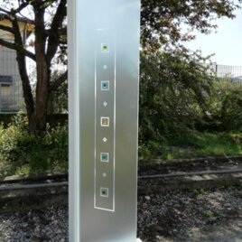 QUADRATI decoro sabbiato su satinato con murrine