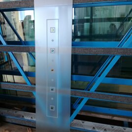 QUADRATI decoro sabbiato su satinato