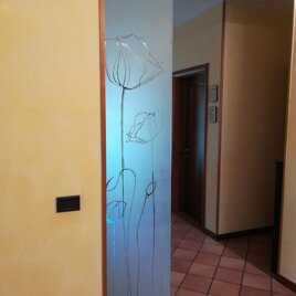 TULIPANI decoro trasparente su sfondo sabbiato