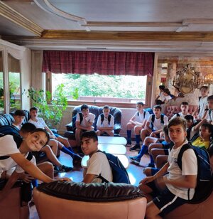 Under 15 in relax