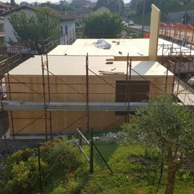 Piano terreno Ultimazione della struttura del piano terreno.