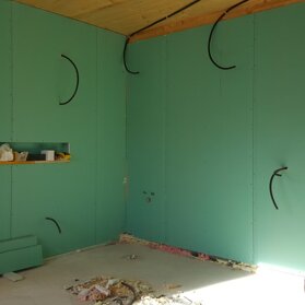 Cartongessi Posa cartongessi a copertura impianti, pronto per essere rasato e tinteggiato