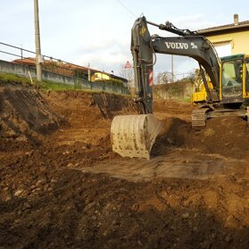 Scavo di sbancamento Scavo generale di sbancamento e preparazione del piano di posa del magrone