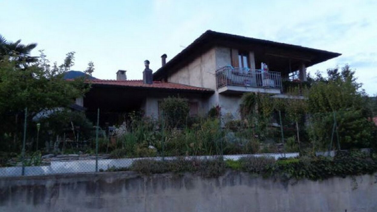 8d05085a-e464-4dff-8fb3-0f17eac9d050 8d05085a-e464-4dff-8fb3-0f17eac9d050