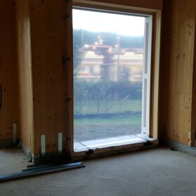 Telai monoblocco Telai monoblocco altamente isolanti con guida per posa serramento e guide per lamelle frangisole