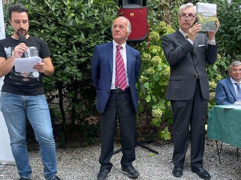 a69ef395-7701-498c-85c6-3c28c58c0dbf.jpeg a69ef395-7701-498c-85c6-3c28c58c0dbf.jpeg