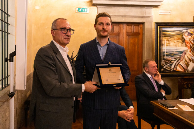 8d811d05-022d-4a13-9ce7-0cbb1ca4c647 8d811d05-022d-4a13-9ce7-0cbb1ca4c647