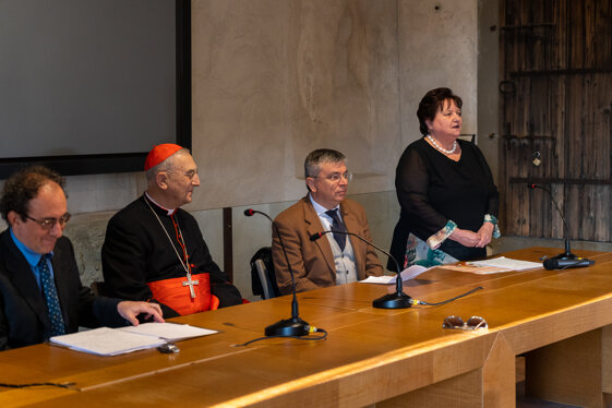 f4f04257-d51b-4524-a71d-48af5bab2b97 f4f04257-d51b-4524-a71d-48af5bab2b97