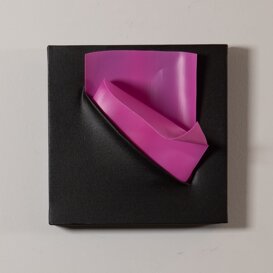 Eccessi (magenta e nero), 2024