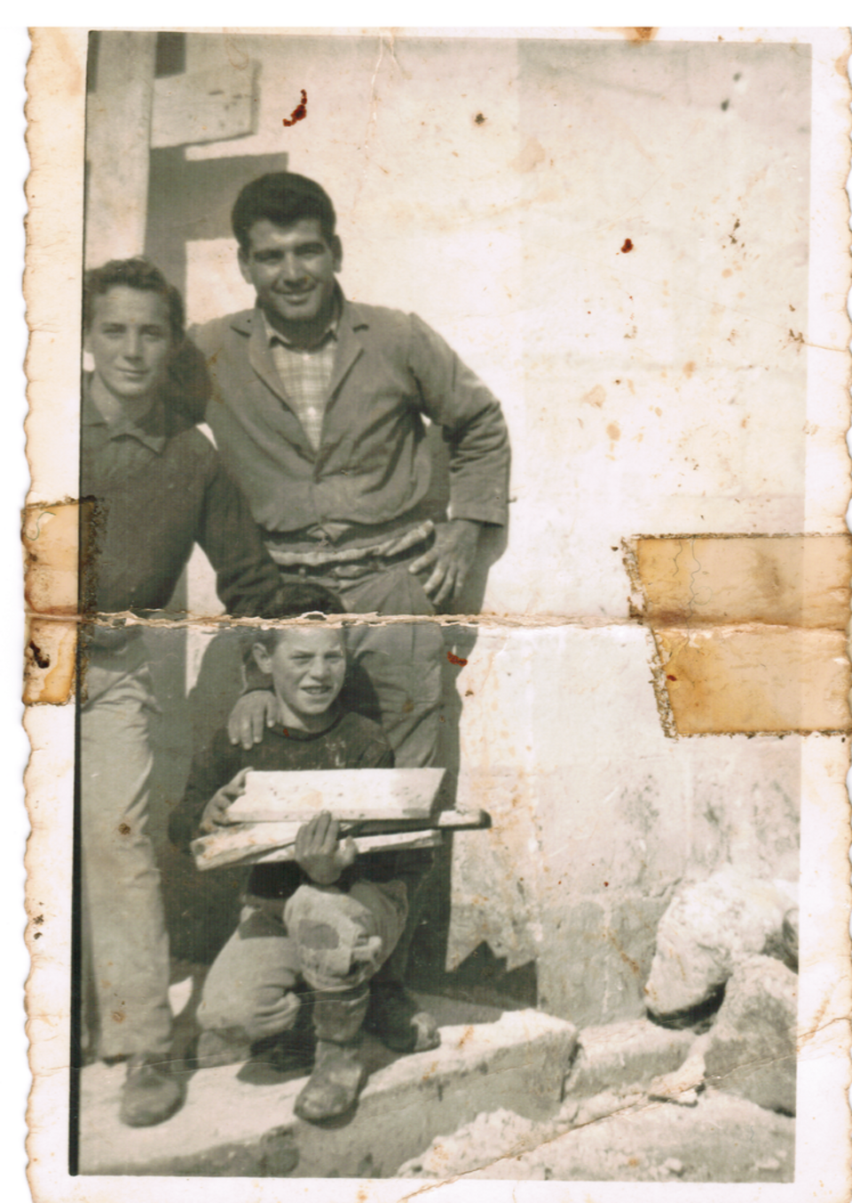 da sinistra : Tripolini Giambattista, Vito in ginocchio Tripolini Carlo da sinistra : Tripolini Giambattista, Vito in ginocchio Tripolini Carlo