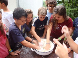 8806b44a-b9b9-4eb2-b390-6209b033a3f3