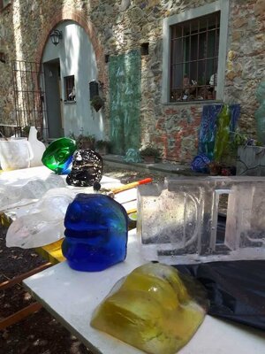 b549f9fb-7dc7-4d50-b62d-9ed23e689575