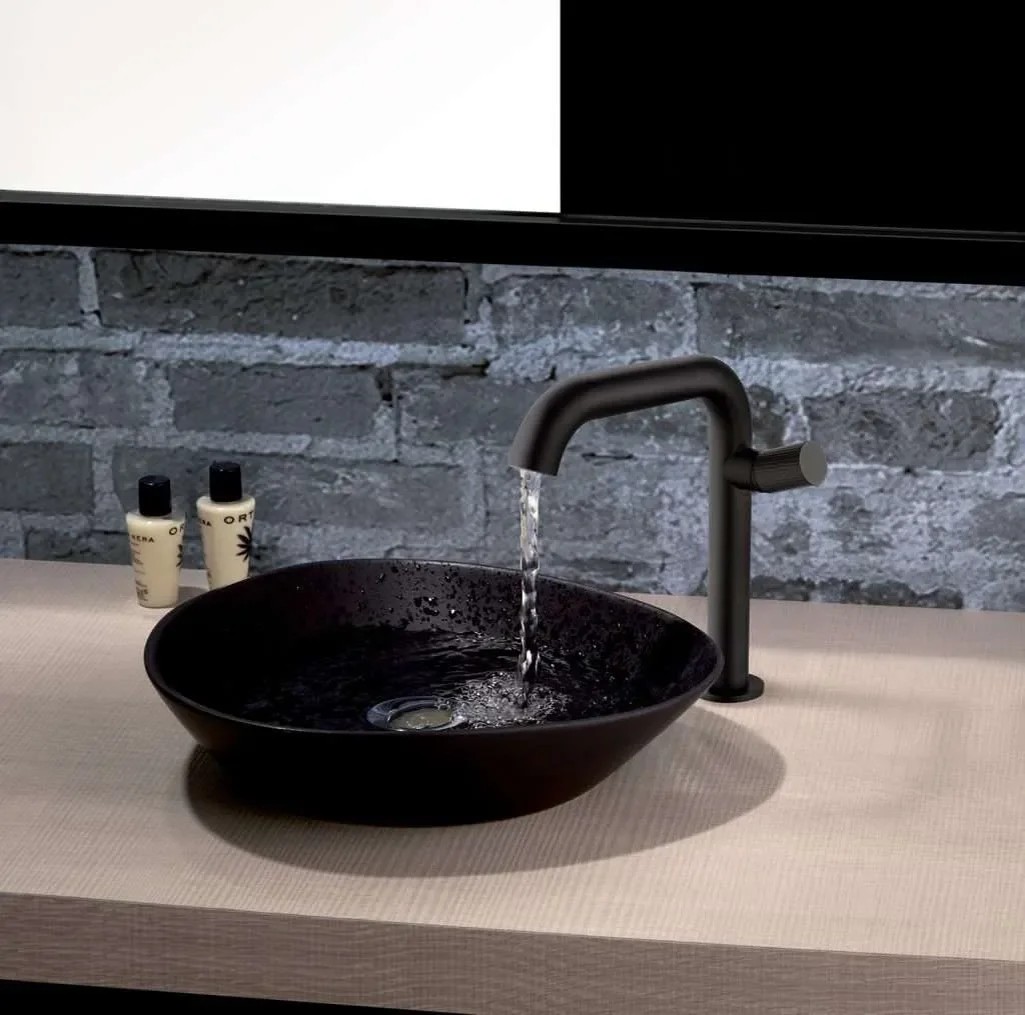 tuttodunpezzo-lavabo-nero-1-1024x1015