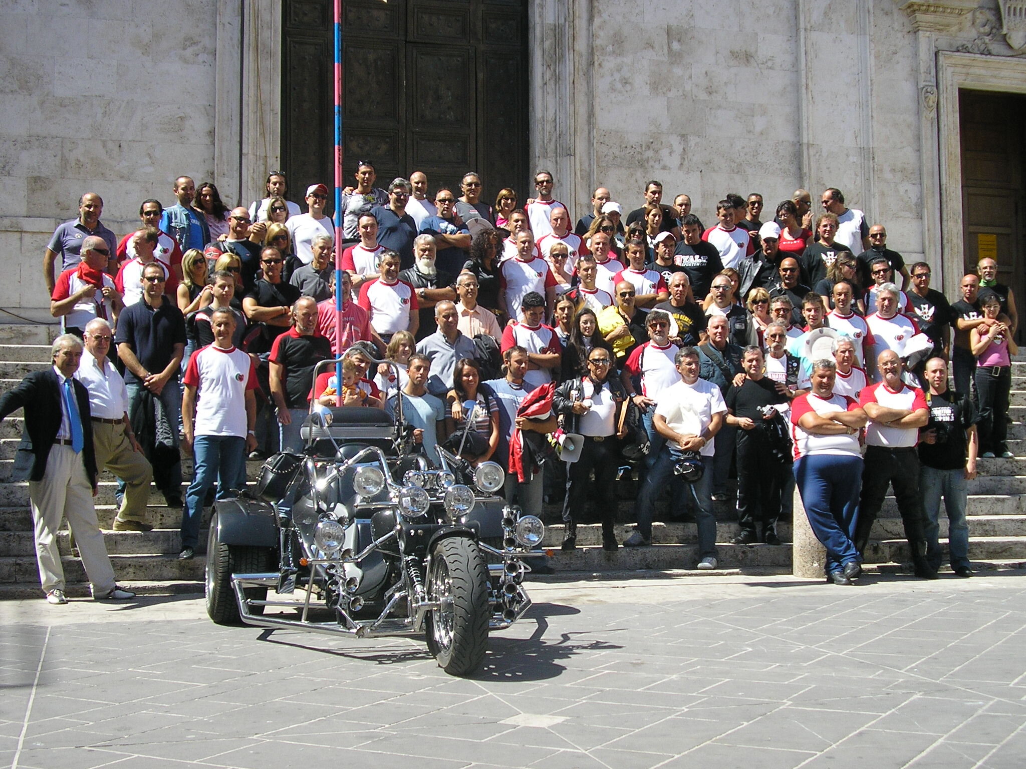 Il nuovo Consiglio Direttivo del nostro Moto Club Il nuovo Consiglio Direttivo del nostro Moto Club