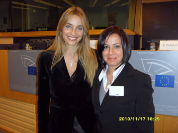 8115d704-9797-4690-9a9d-25aea3b33efe