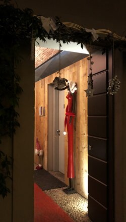 c27f4ad3-39a9-46be-8d59-bbabbb2cb3f9