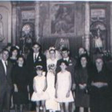 Boda antigua iglesia de Puente Castro. Boda antigua iglesia de Puente Castro. Al fondo retablo con el cuadro de las lagrimas de S. Pedro.