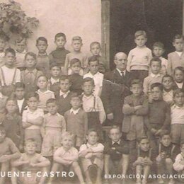 Puente Castro, 1954 . Escuelas de la callejina