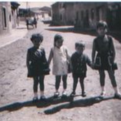 C. Mansilla, C del medio, hoy Victoriano Martínez C. Mansilla, C. del medio, hoy C. Victoriano Martínez. Familia Rodríguez Espinosa