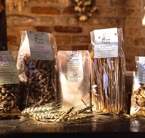 prodotti artigianali a partire dai grani antichi: farina, pasta e prodotti da forno