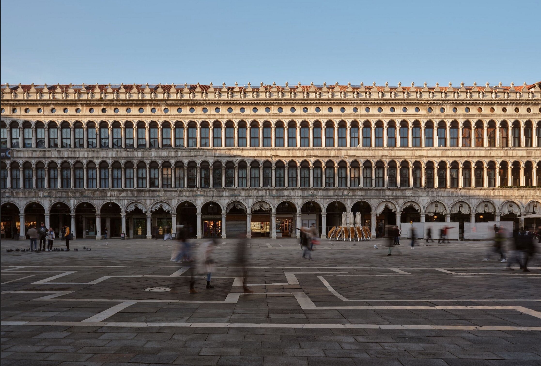 Lee Ufan a Venezia: Dia Art Foundation celebra 70 anni di carriera alle Procuratie