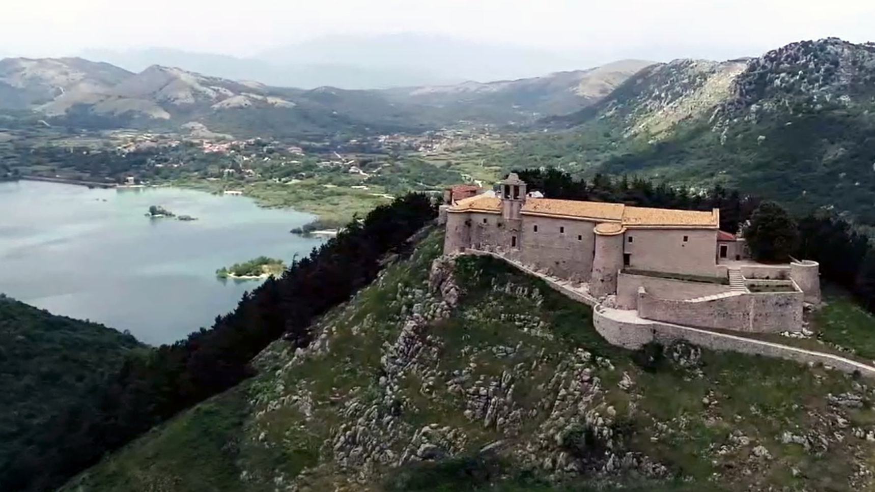 il-parco-nazionale-del-matese-e-il-lago-matese-(casertabenevento)-a.png
