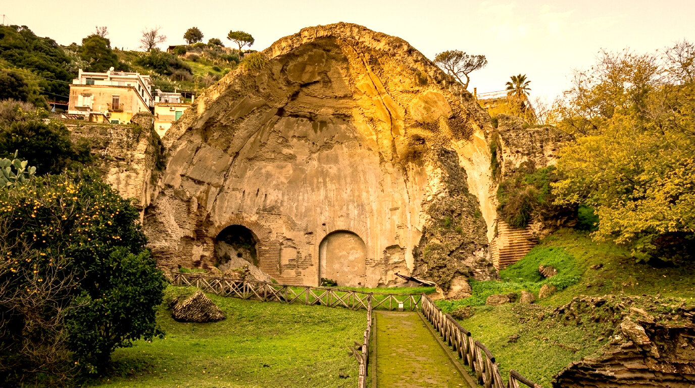 i-campi-flegrei-(pozzuoli-baia-bacoli)-b.jpeg