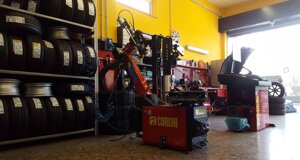 area lavoro officina gomme a Roma