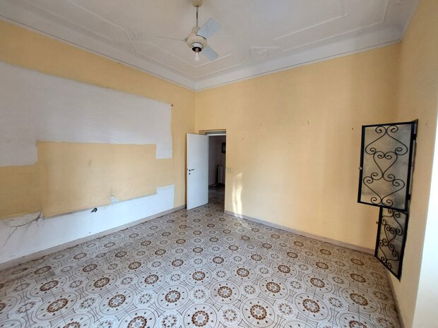 TRILOCALE in vendita in Via Ugo da Porta Ravegnana