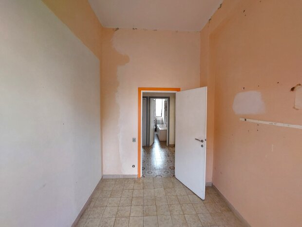 TRILOCALE in vendita in Via Ugo da Porta Ravegnana