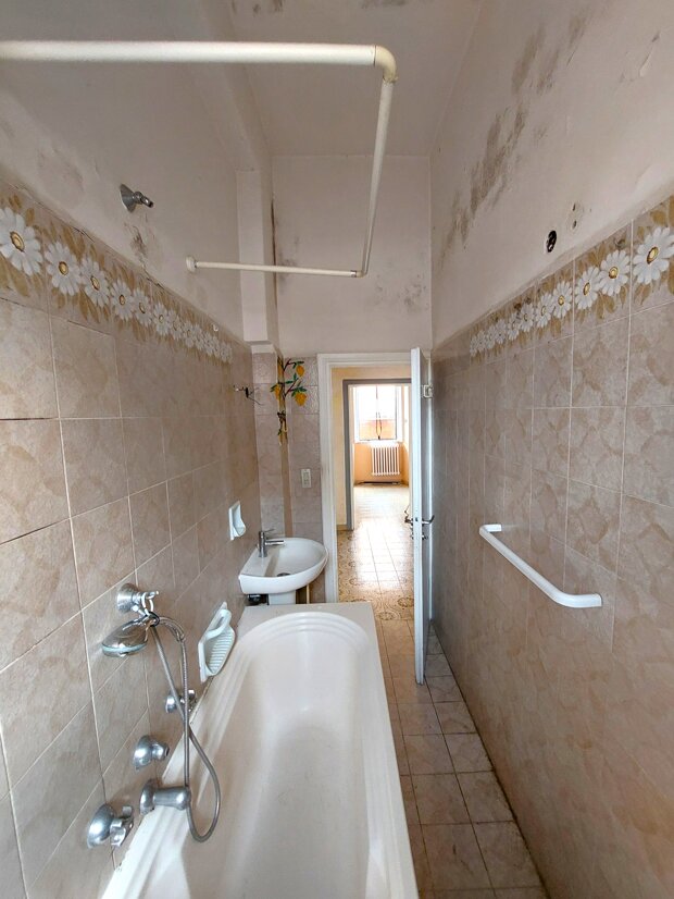 TRILOCALE in vendita in Via Ugo da Porta Ravegnana