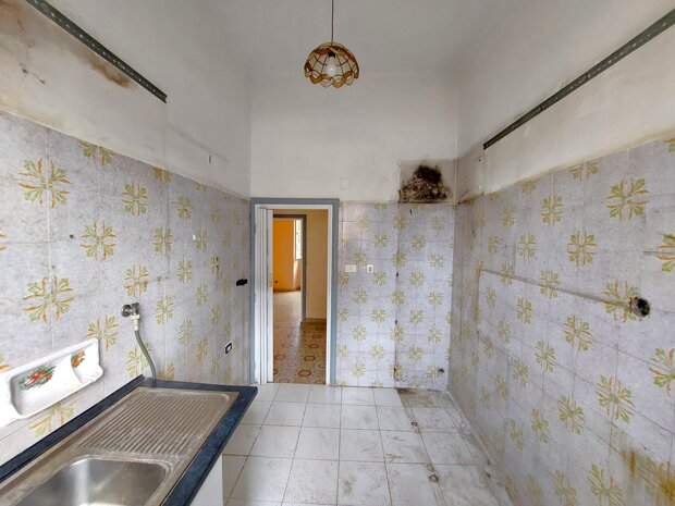 TRILOCALE in vendita in Via Ugo da Porta Ravegnana