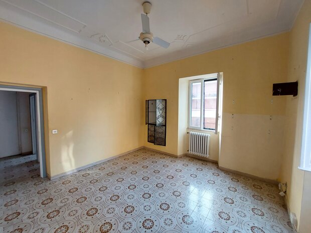 TRILOCALE in vendita in Via Ugo da Porta Ravegnana