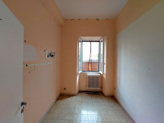 TRILOCALE in vendita in Via Ugo da Porta Ravegnana