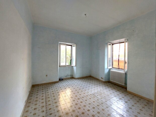 TRILOCALE in vendita in Via Ugo da Porta Ravegnana