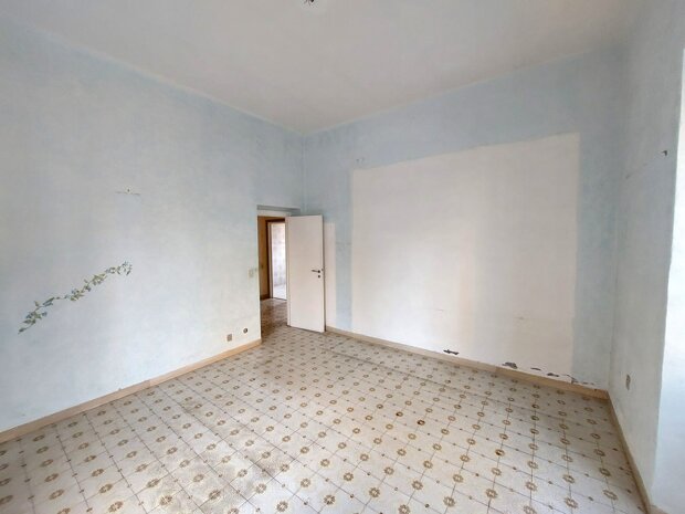 TRILOCALE in vendita in Via Ugo da Porta Ravegnana