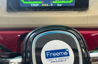 auto elettrica senza patente cabinata freemo per anziani e disabili grecale