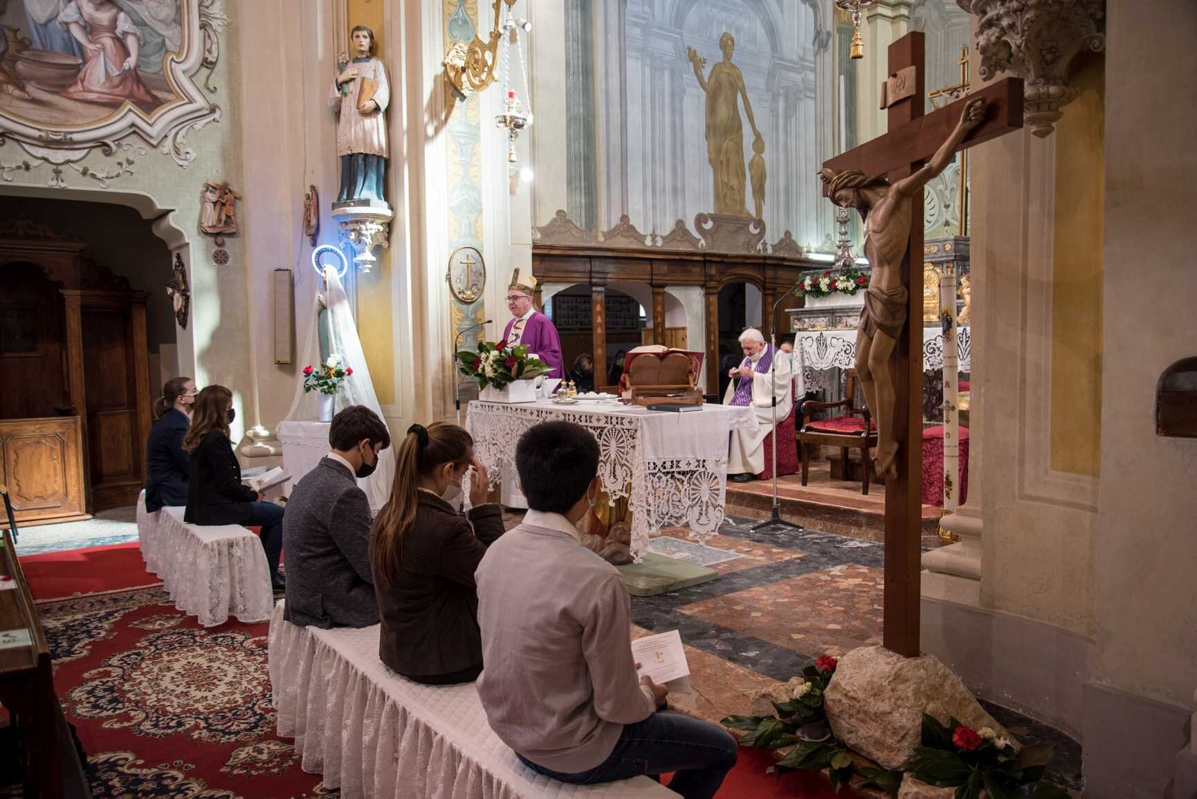 RITORNA LA CRESIMA IN PRESENZA (21 marzo 2021) RITORNA LA CRESIMA IN PRESENZA (21 marzo 2021)